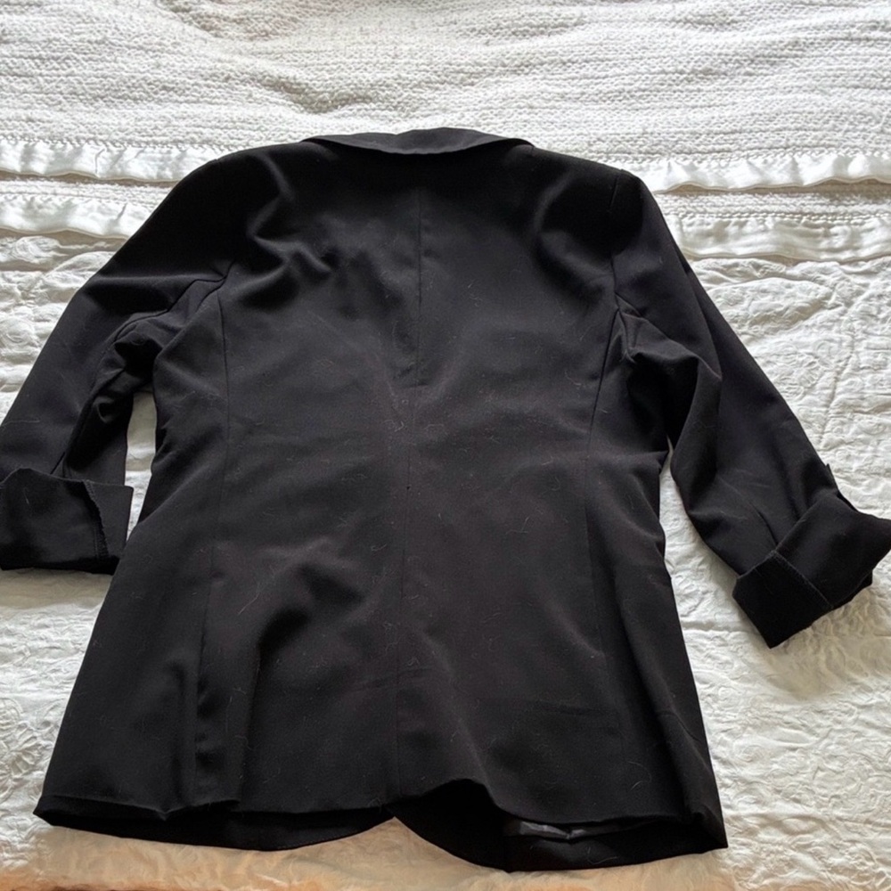 CJLA Black Single-Button Blazer - Classic Tailored Style - Picture 2 of 5